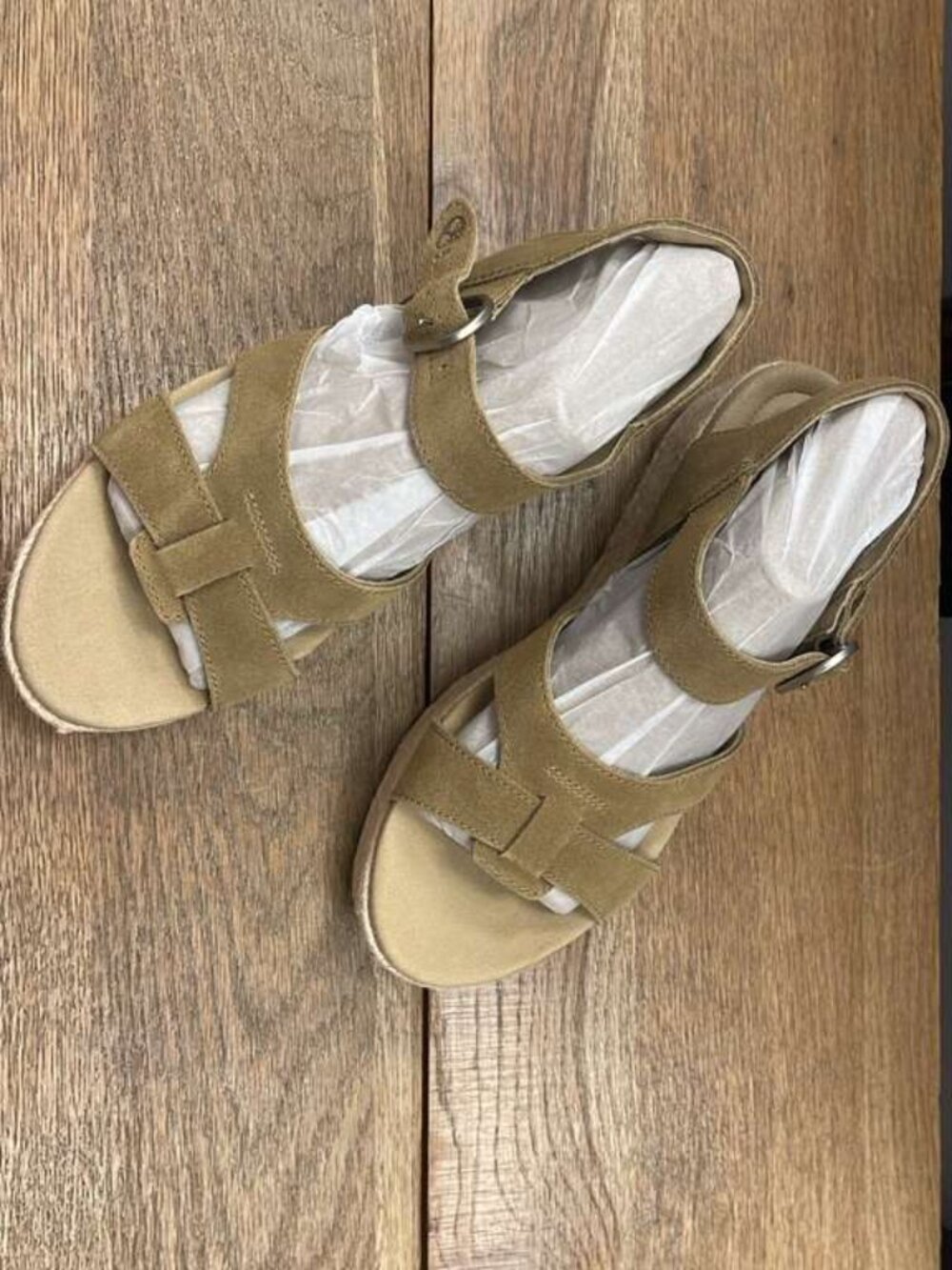 TIMBERLAND WOMEN'S SANTORINI SUN BLACKSTRAP SANDAL MEDIUM BEIGE SUEDE A4256-EW1